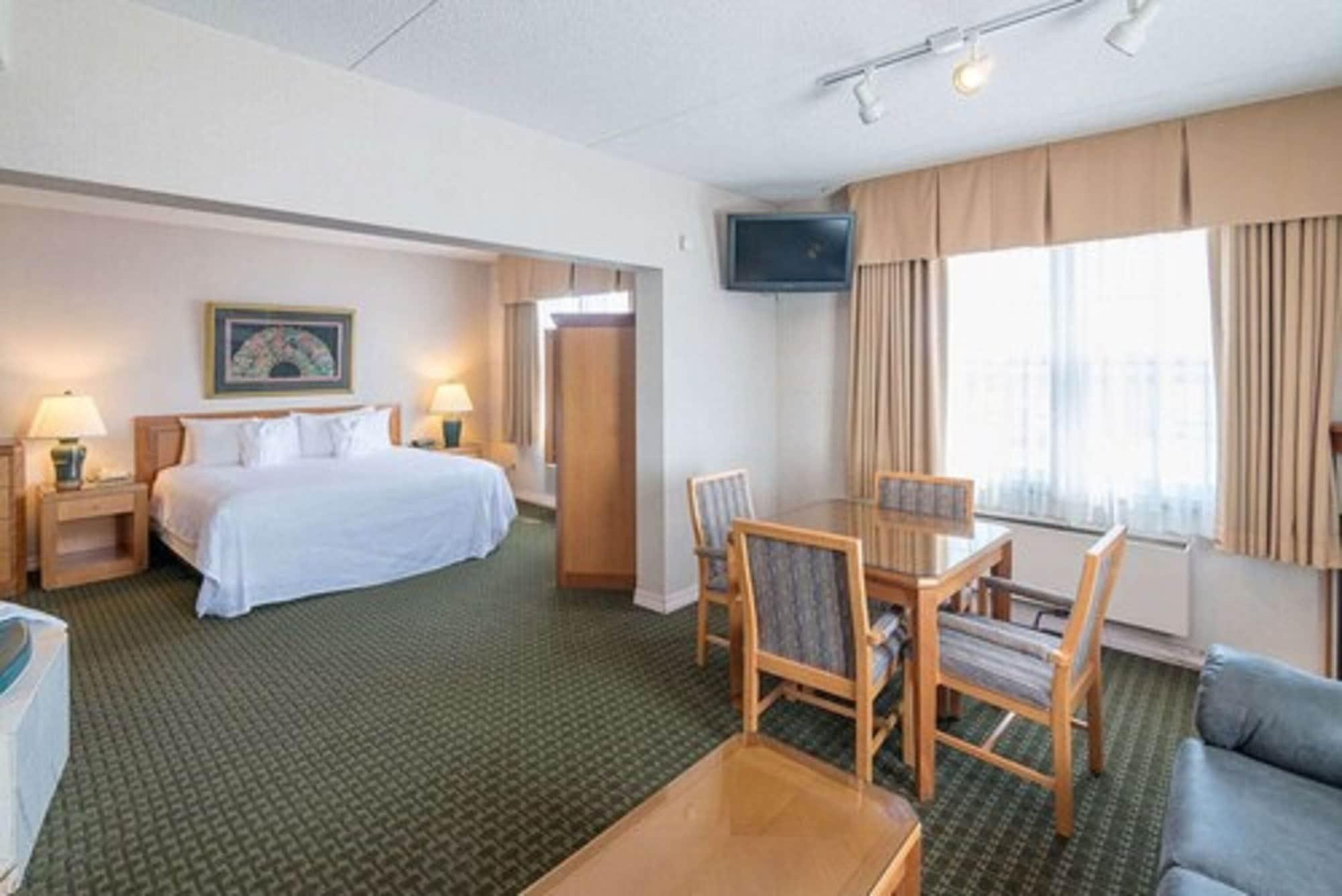 Ramada By Wyndham Thunder Bay Airlane Hotel Kültér fotó