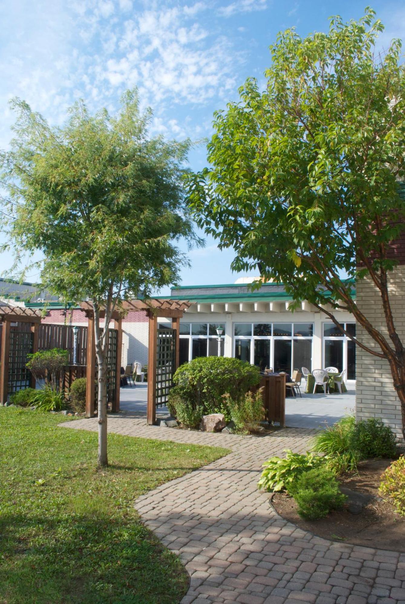 Ramada By Wyndham Thunder Bay Airlane Hotel Kültér fotó