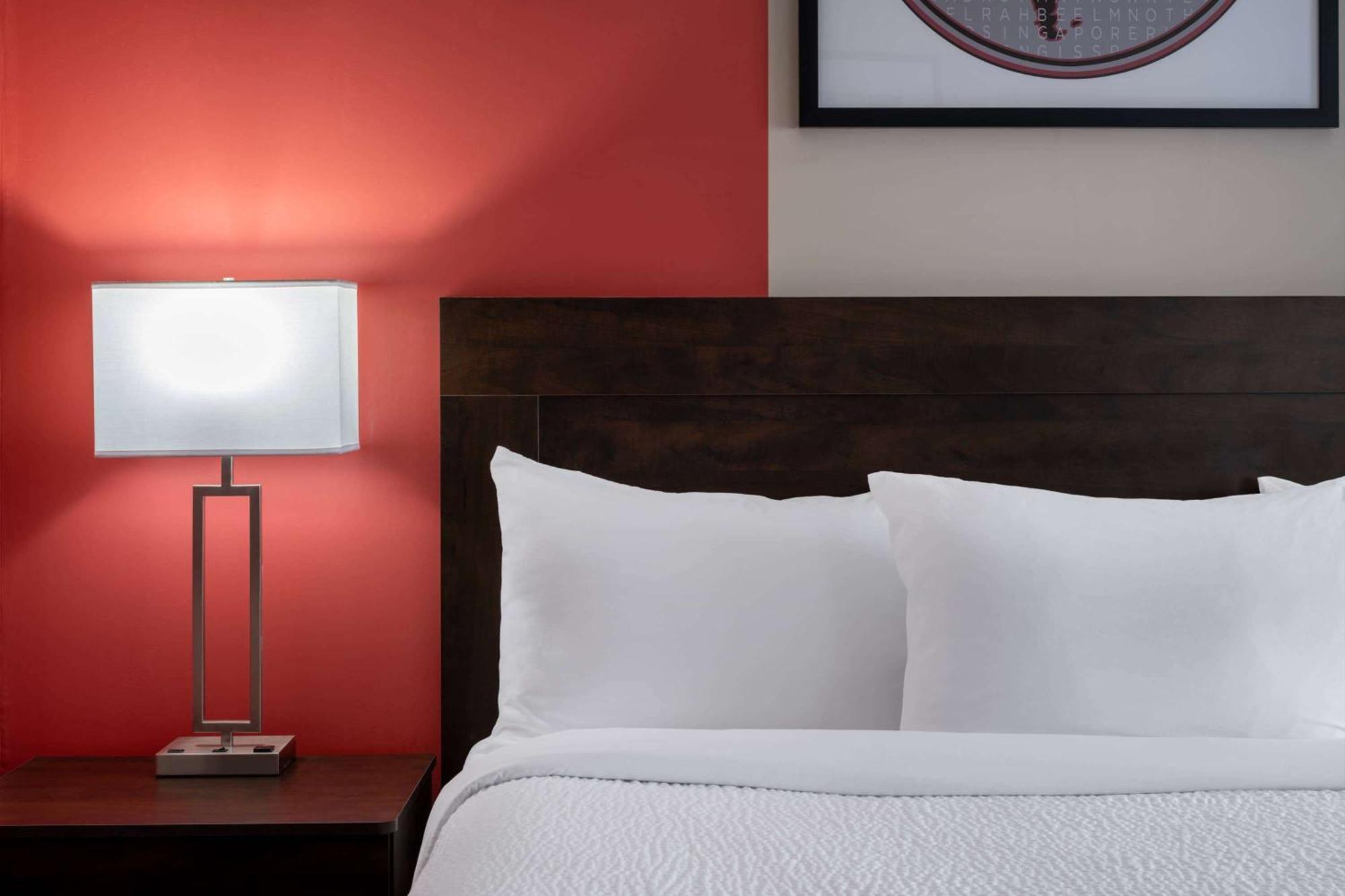 Ramada By Wyndham Thunder Bay Airlane Hotel Kültér fotó