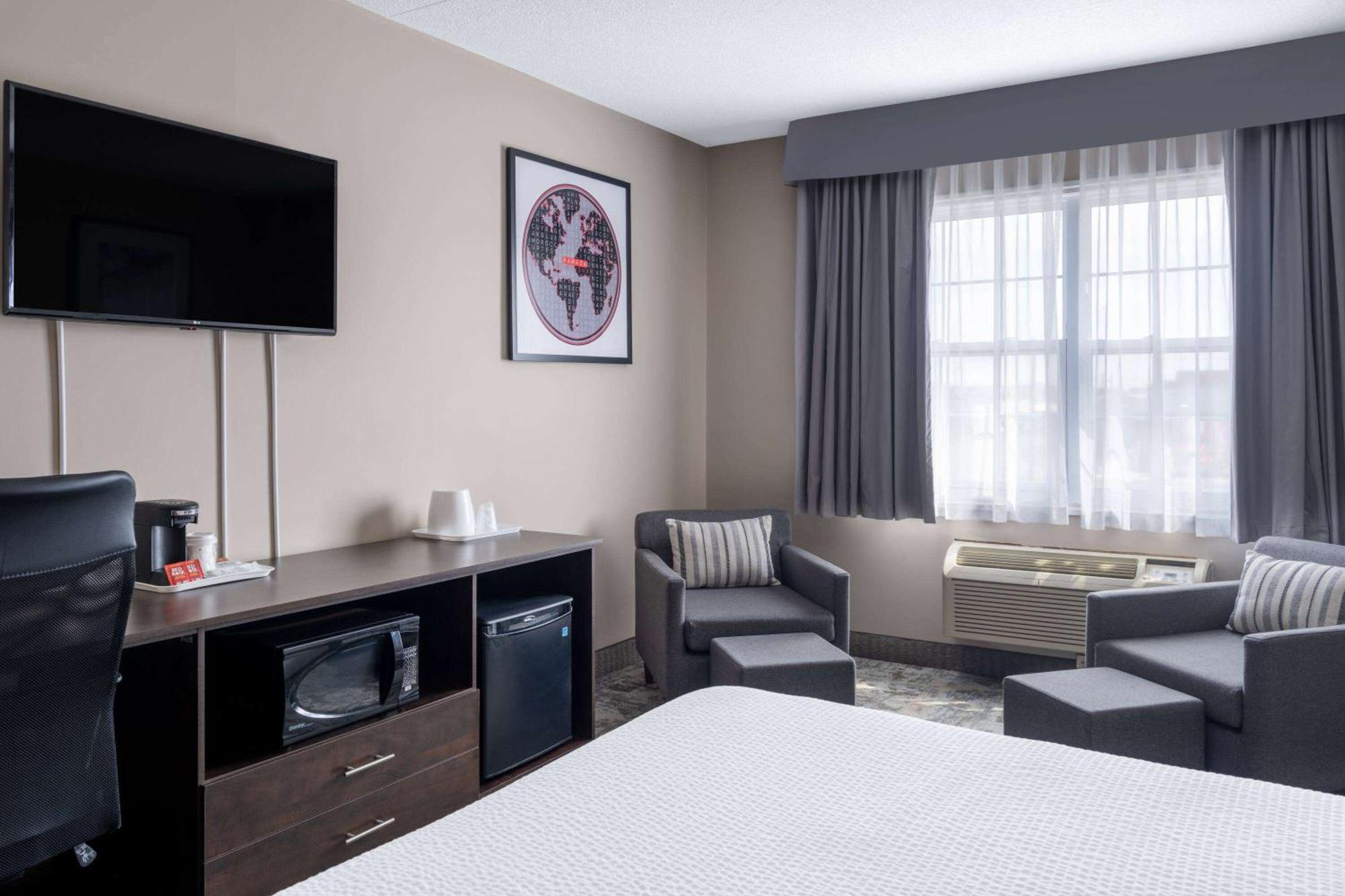 Ramada By Wyndham Thunder Bay Airlane Hotel Kültér fotó