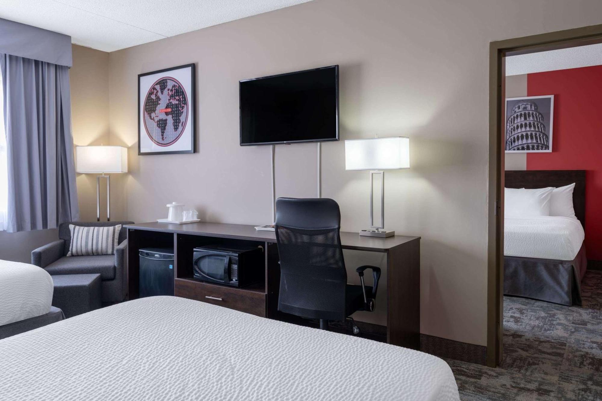 Ramada By Wyndham Thunder Bay Airlane Hotel Kültér fotó