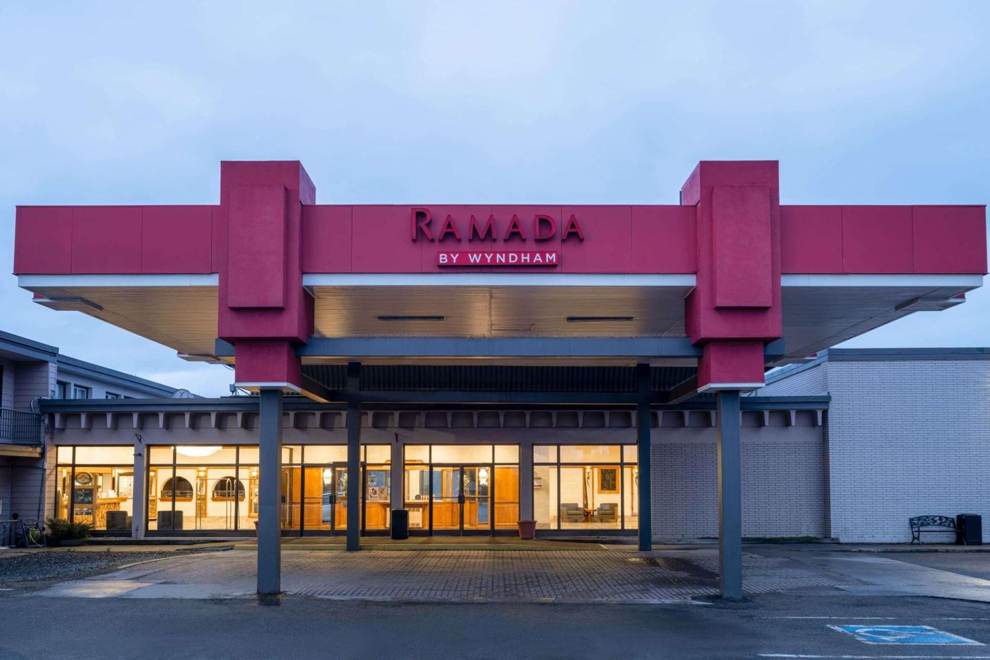 Ramada By Wyndham Thunder Bay Airlane Hotel Kültér fotó