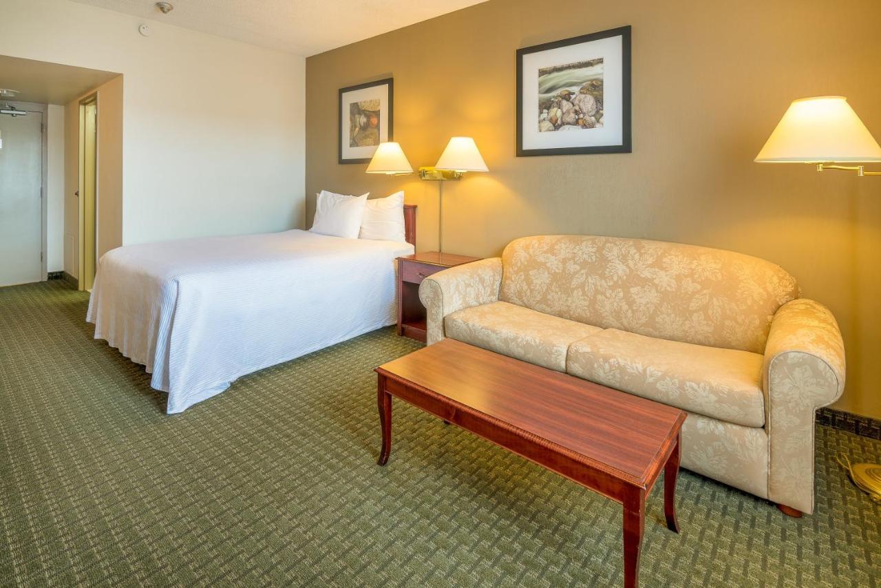 Ramada By Wyndham Thunder Bay Airlane Hotel Kültér fotó