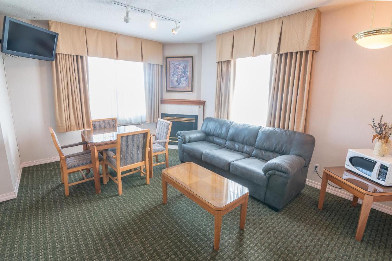 Ramada By Wyndham Thunder Bay Airlane Hotel Kültér fotó