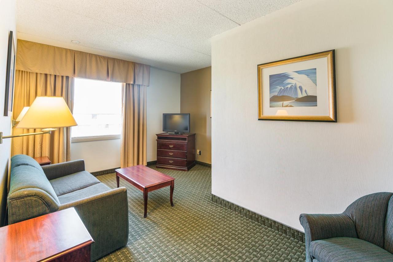 Ramada By Wyndham Thunder Bay Airlane Hotel Kültér fotó